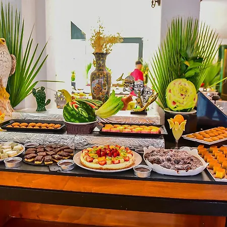 فندق Bleu Nuit + *