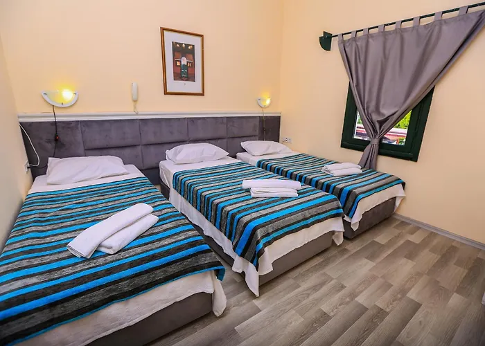 Bleu Nuit + Hotel