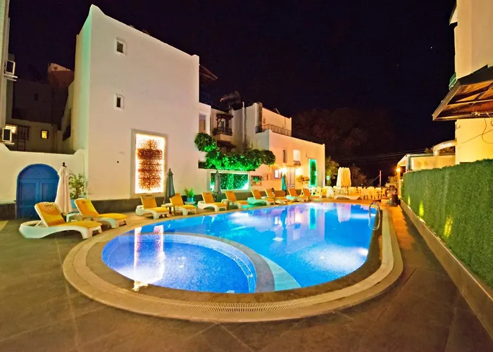 Bleu Nuit + * Αλικαρνασσός