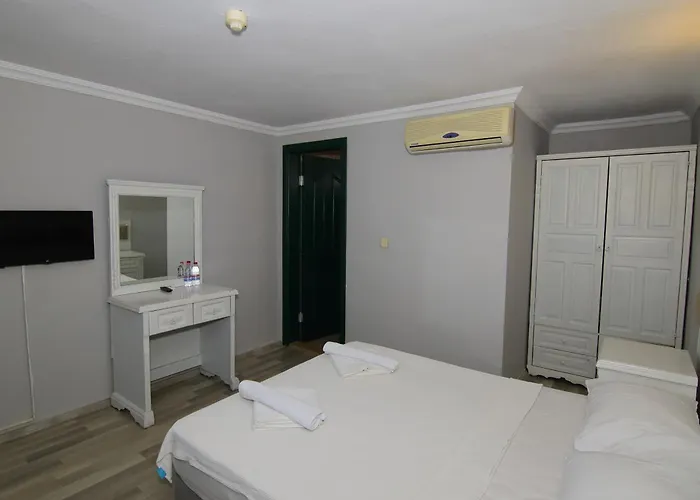 Bleu Nuit + * Αλικαρνασσός